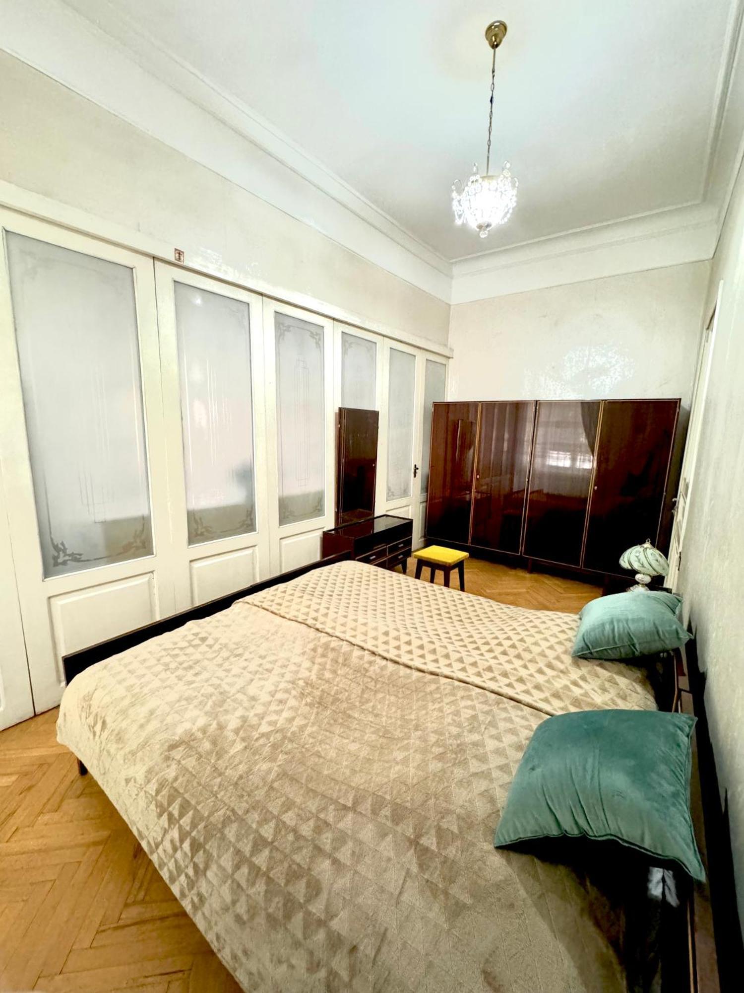 Authentic Old Tbilisi Apartment Екстериор снимка